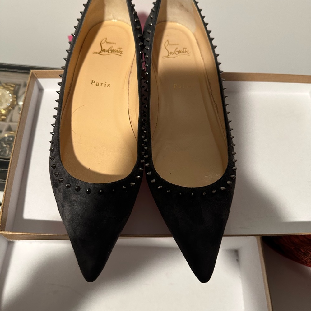 Christian Louboutin size 40 Anjalina Flat Veau Velours